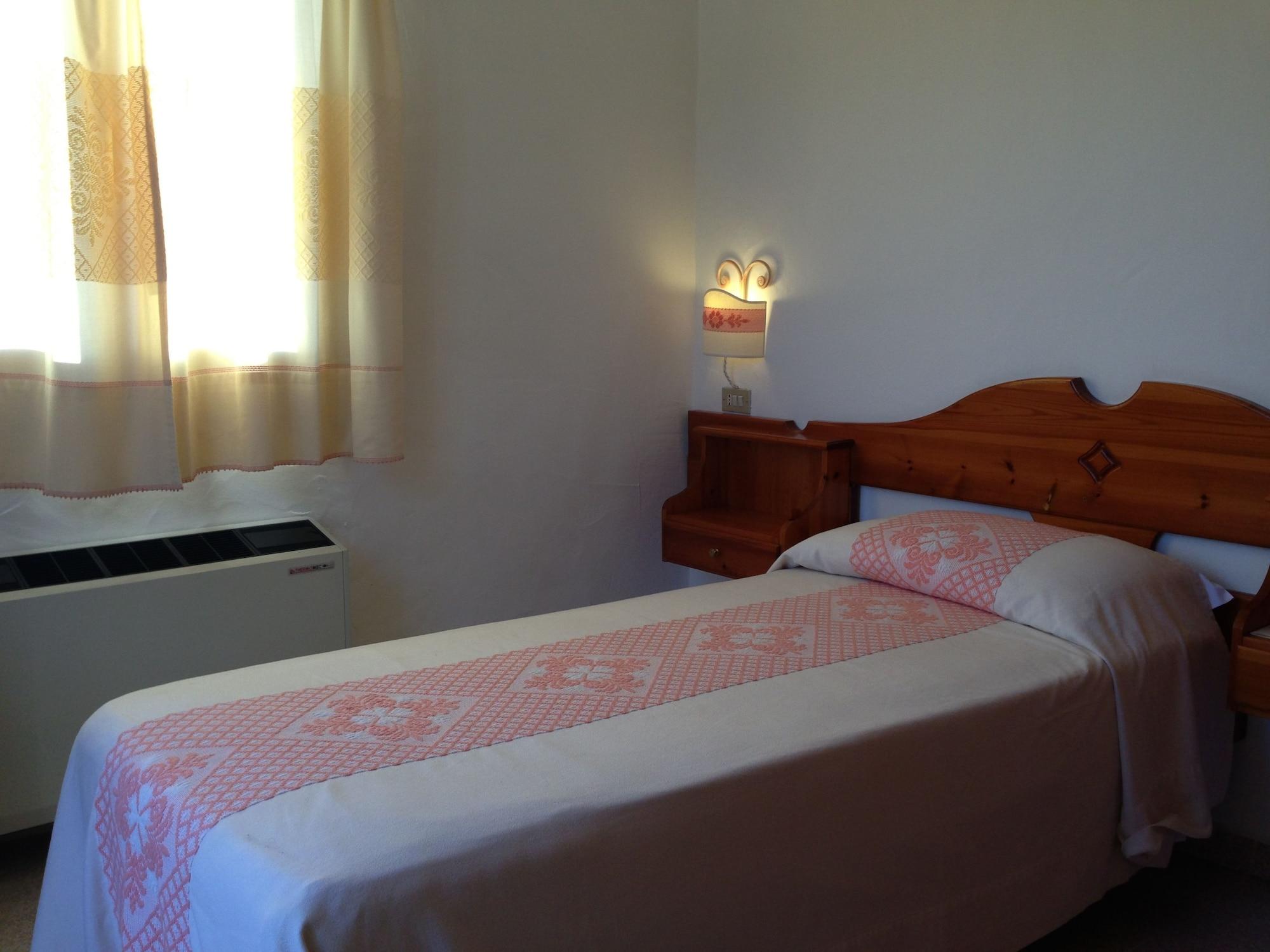 Hotel 3 Botti Baja Sardinia Zewnętrze zdjęcie